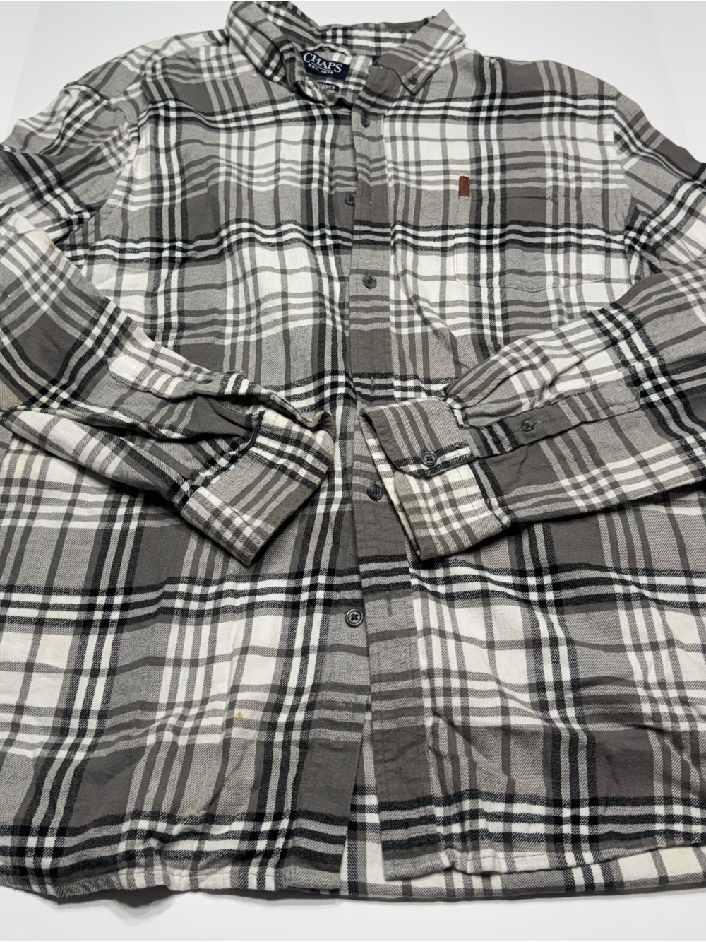 Chaps Men's Gray, White and Black Plaid Button-Up Shirt